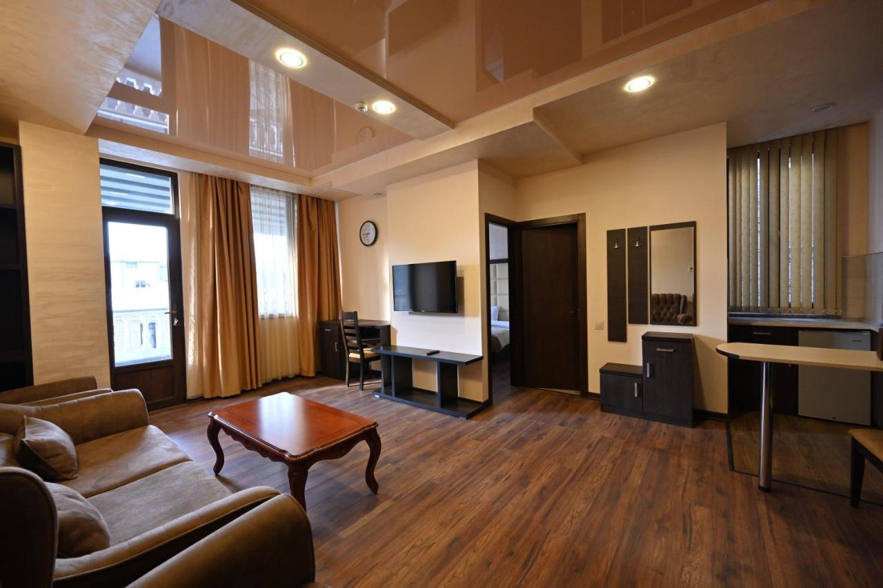 Hotel Partiez Erivan Dış mekan fotoğraf