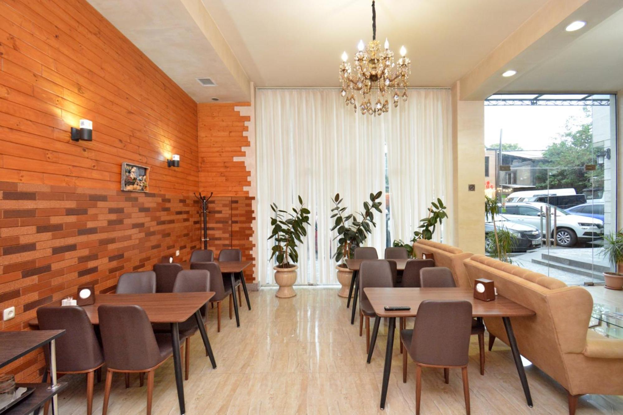 Hotel Partiez Erivan Dış mekan fotoğraf