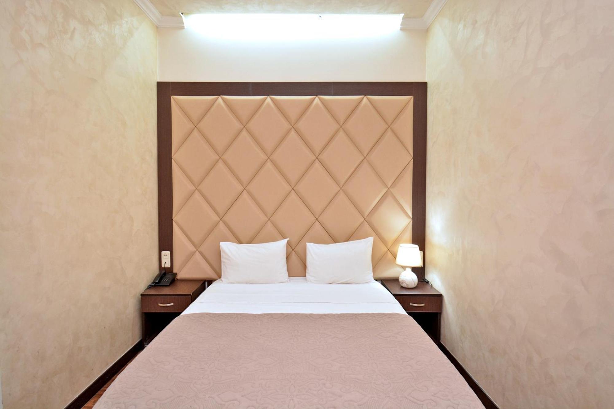 Hotel Partiez Erivan Dış mekan fotoğraf