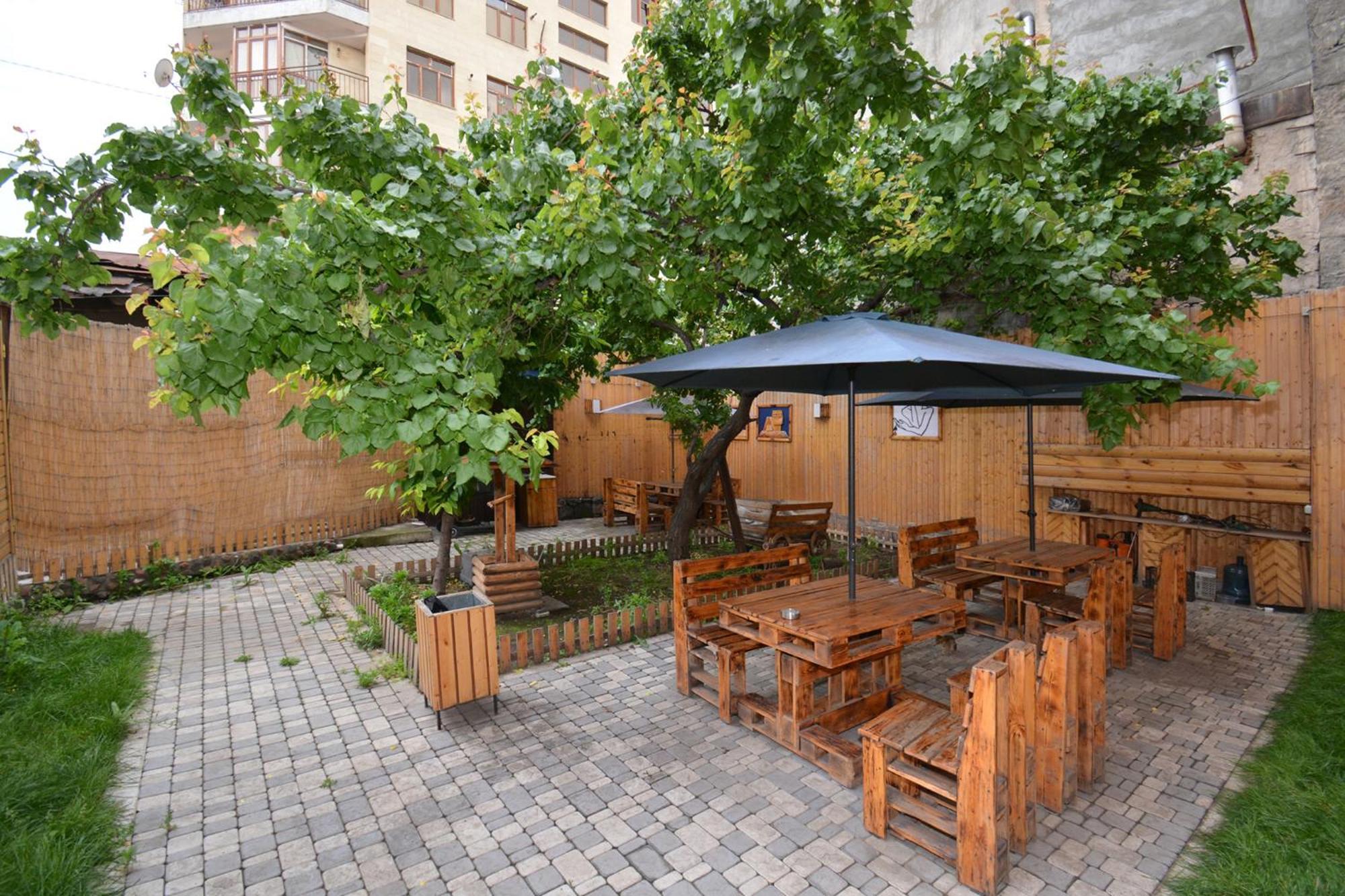 Hotel Partiez Erivan Dış mekan fotoğraf