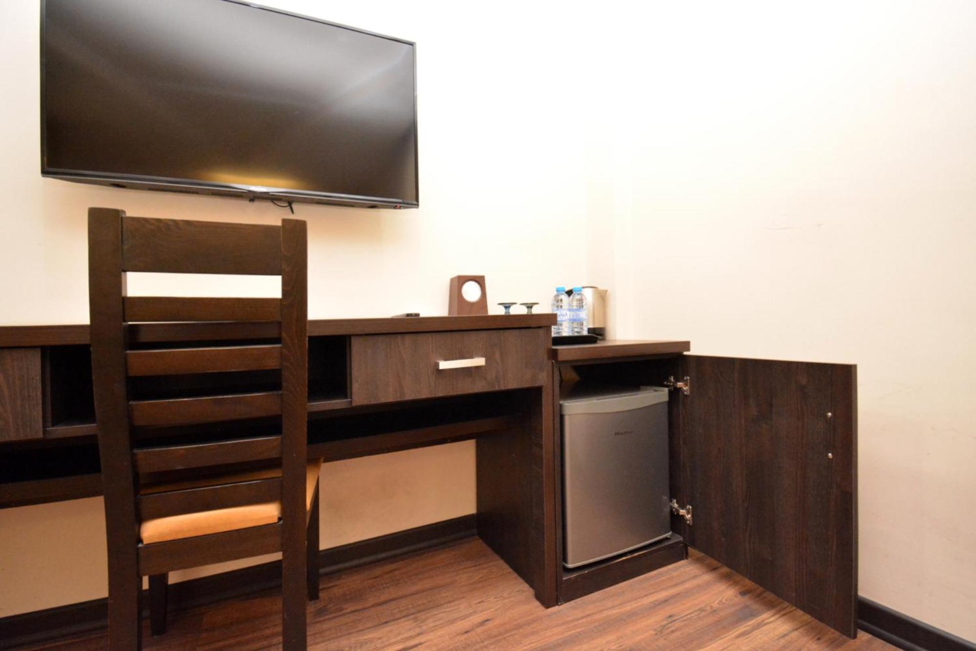 Hotel Partiez Erivan Dış mekan fotoğraf