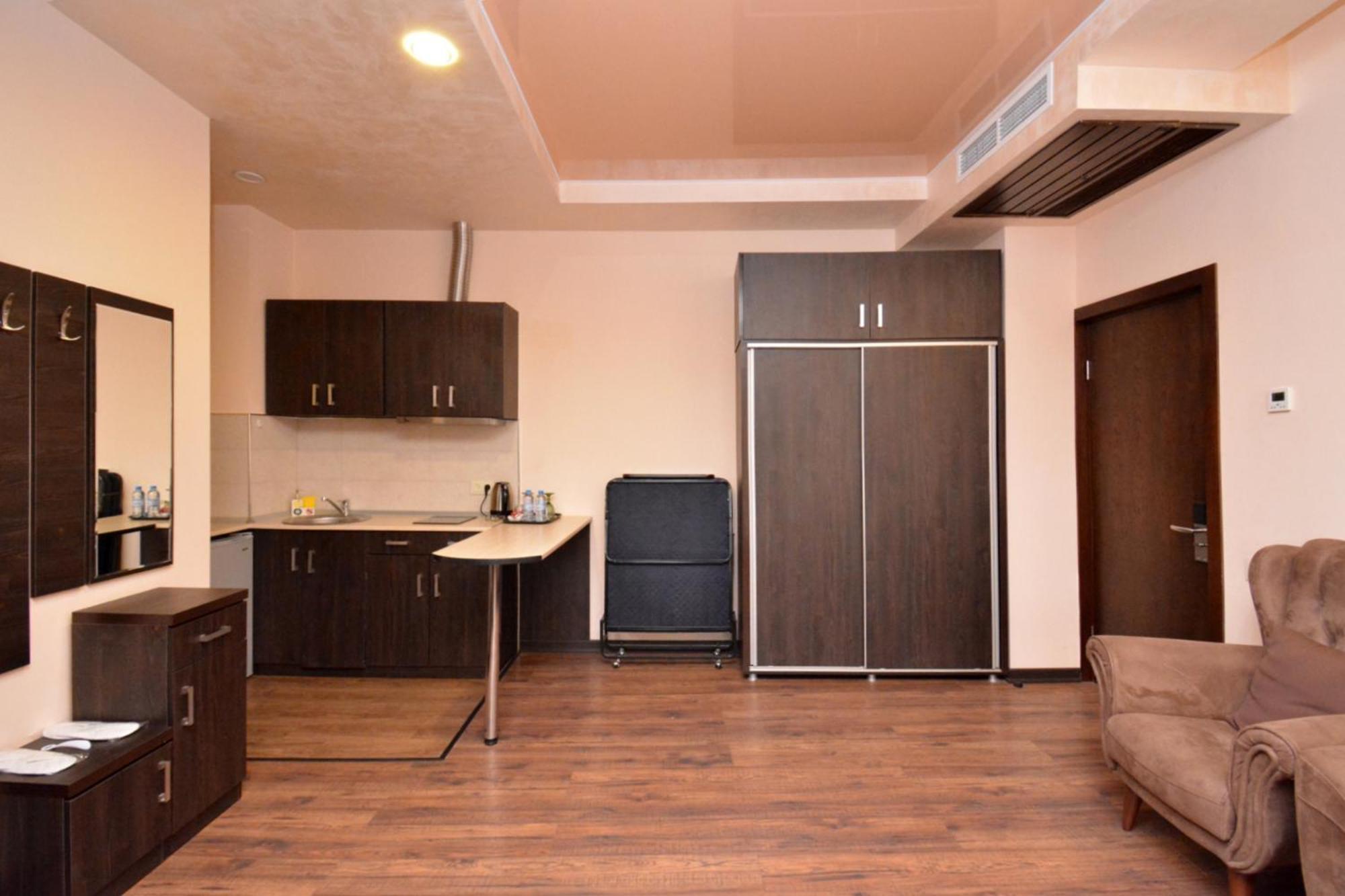 Hotel Partiez Erivan Dış mekan fotoğraf