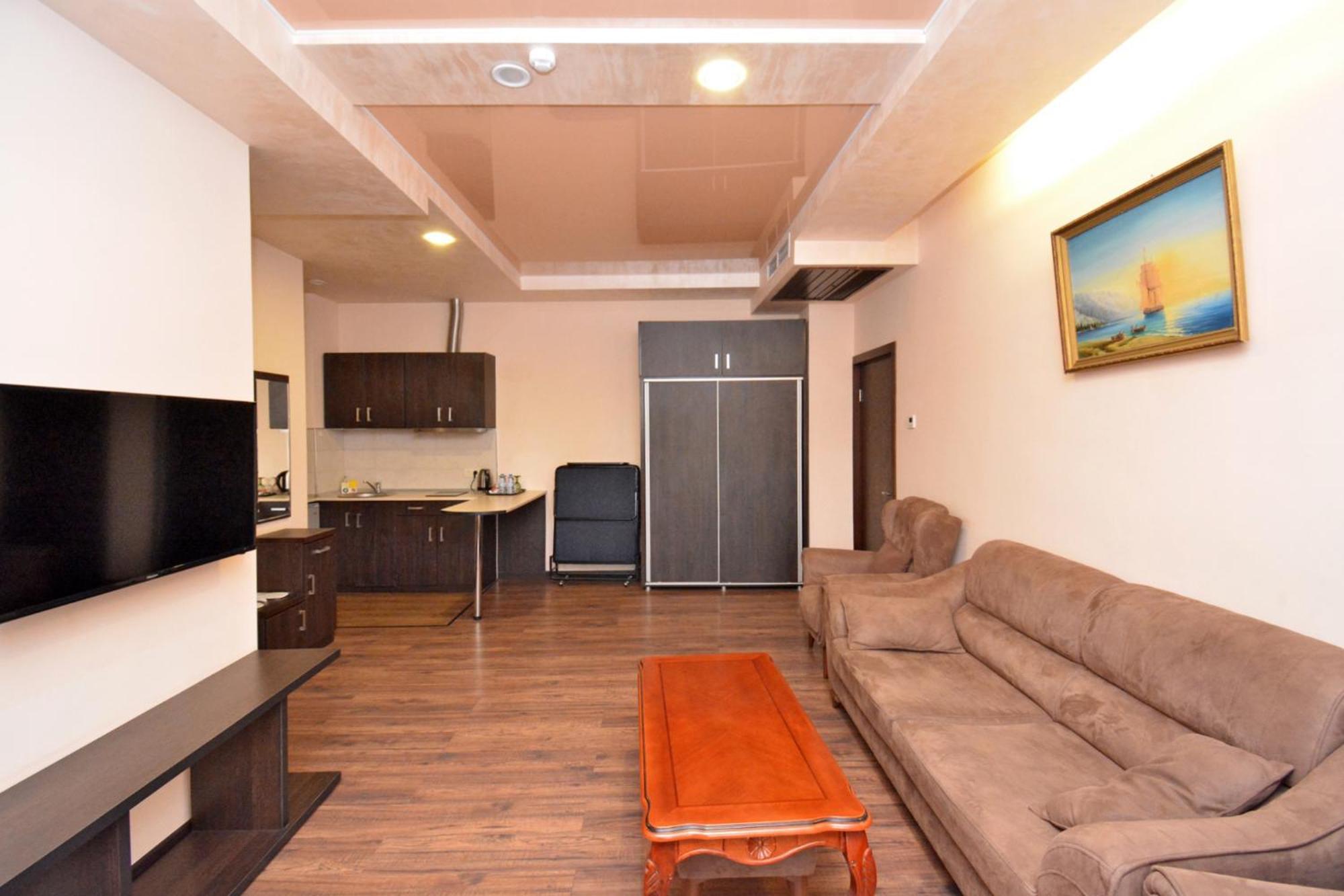 Hotel Partiez Erivan Dış mekan fotoğraf