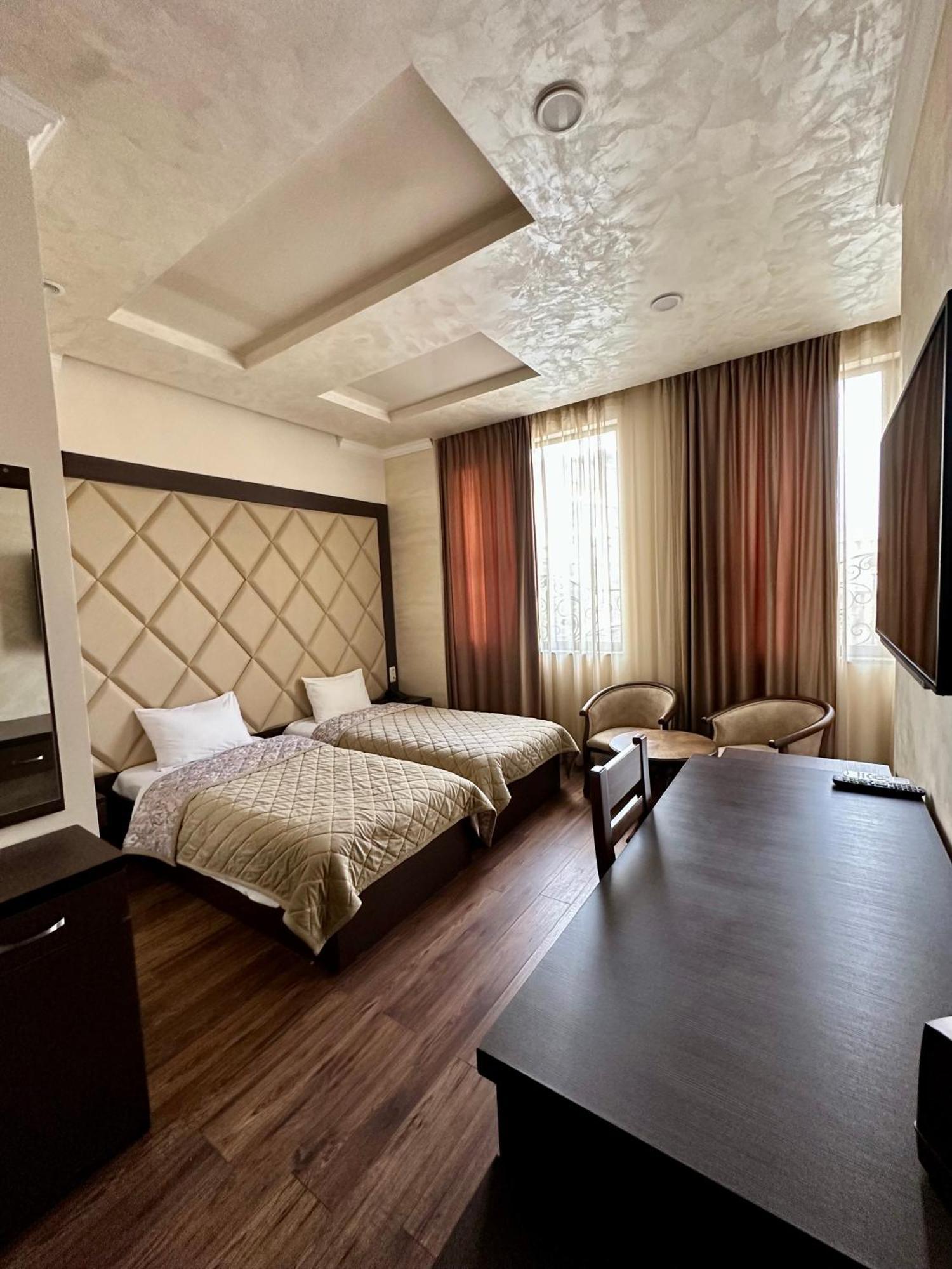 Hotel Partiez Erivan Dış mekan fotoğraf